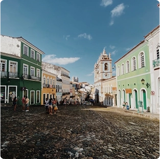 Casarões coloridos e rua de paralelepípedos, Pelourinho